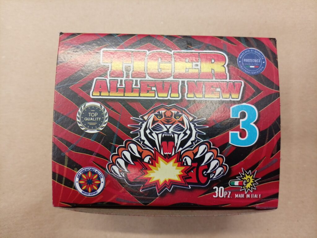 ALLEVI FUOCHI ARTIFICIO PETARDO TIGER 3.