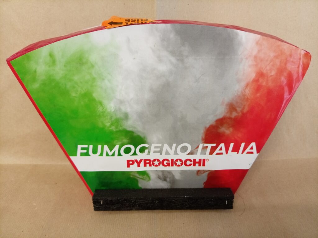 PYROGIOCHI FUOCHI ARTIFICIO FUMOGRNO TRICOLORE.